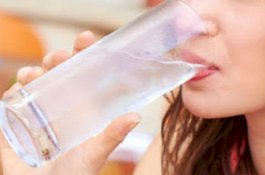 Mana yang Terbaik, Buka Puasa Dengan Air Dingin Atau Hangat?