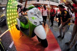 Canggih dan Bergaya: Honda Scoopy Tawarkan Teknologi Modern untuk Generasi Z