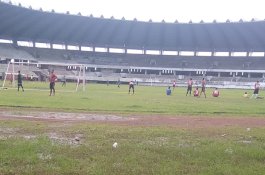 Pembangunan Stadion Barombong Dihentikan