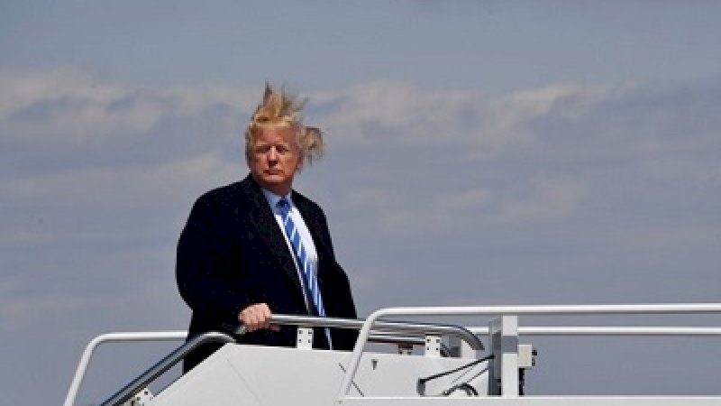 Donald Trump Tarik Dana Proyek Disinformasi Iran