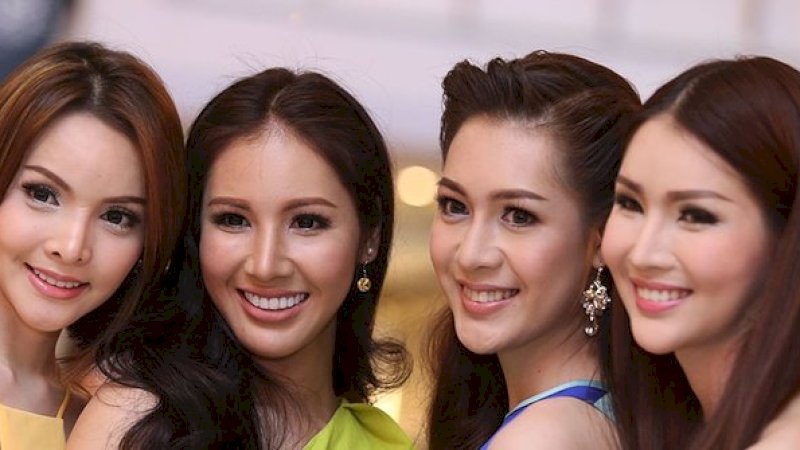 Sebuah kontes waria di Thailand