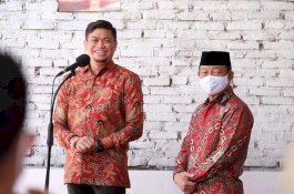 Adnan Purichta Ichsan Tak Singgung Kotak Kosong saat Resmikan Posko Induk Pemenangan