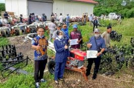 Penguatan Pangan Masa Pandemi Covid-19, Petani Wajo Dibekali Alsintan