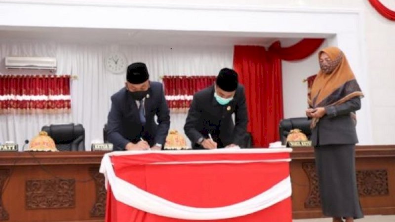 Persetujuan terhadap Ranperda Perubahan APBD ini merupakan wujud kesepahaman dan kesepakatan bersama antara eksekutif dan legislatif.