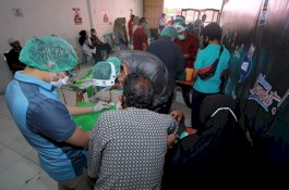 Terus Bergerak, Relawan Appi-Rahman Gelar Sunat Massal