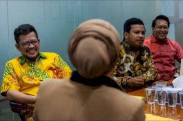 Politikus Muda NasDem Dampingi None-Zunnun Terima B1-KWK Partai Golkar