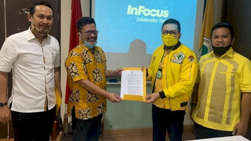Pasangan dari adik Menteri Pertanian Syahrul Yasin Limpo (SYL) dan anak Plt Ketua Golkar Sulsel Nurdin Halid (NH) ini, mendapat B.1-KWK dari DPP Golkar, Selasa (28/7/2020). Diserahkan langsung di Jakarta.