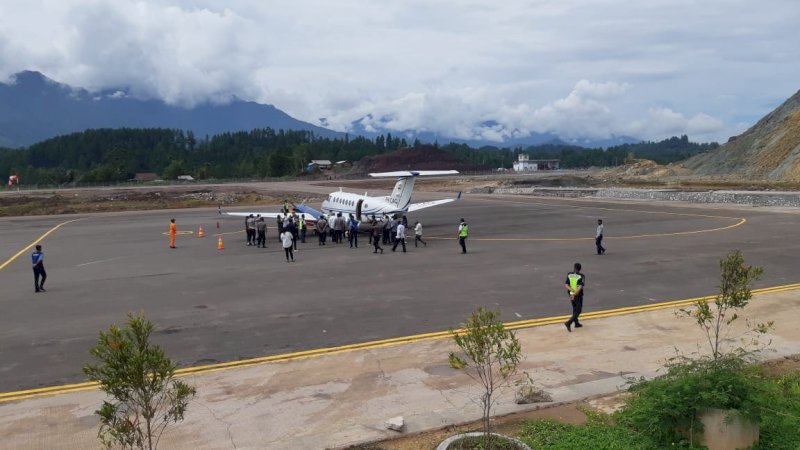 Pesawat Berhasil Mendarat di Bandara Buntu Kunik Toraja, NA: Ini Berkat Perjuangan dan Doa