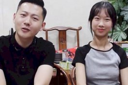 Usianya Sudah Puluhan Tahun, Saking Kelihatan Muda Bapak Ini Dikira Pacar Anaknya