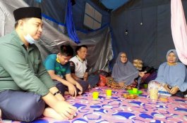 Usai Berkurban, Mudassir Gani Temui Korban Kebakaran di Palanro