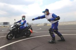 Aman Berkendara di Jalan, Begini Teknik Kontrol Gas dan Pengereman yang Baik