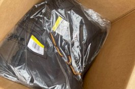 Belanja di Olshop, Pria Ini Malah Dikirimi Paket Berisi Belatung