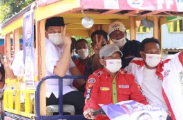 Konvoi Bentor Antar Appi Keliling Sapa Warga Pulau Barrang Lompo