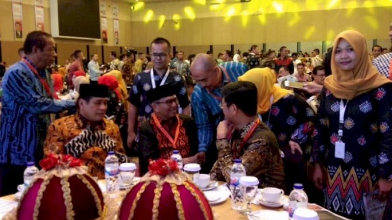 Ichsan Yasin Limpo, Nurdin Halid, dan Agus Arifin Nu'mang tampil akrab di pembukaan PSBM di Hotel Clarion, Minggu (24/6/2018).