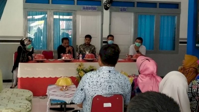 Komisi IV DPRD Kabupaten Bone melakukan kunjungan kerja di Dispeka Kabupaten Bone, Jumat (7/8/2020).