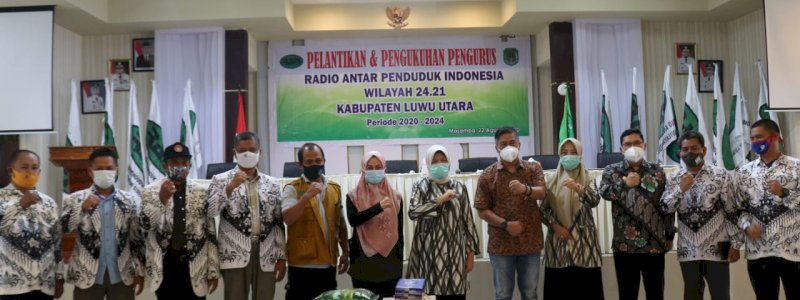 Hasnah Syam Pimpin Rombongan PKK Barru Bawa Bantuan ke Masamba
