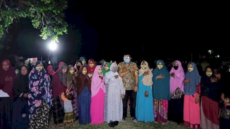 Pertemuan dan silaturahmi Hamzah Pangki bersama puluhan masyarakat Kecamatan Gantarang, Kabupaten Bulukumba, Senin malam (21/9/2020).