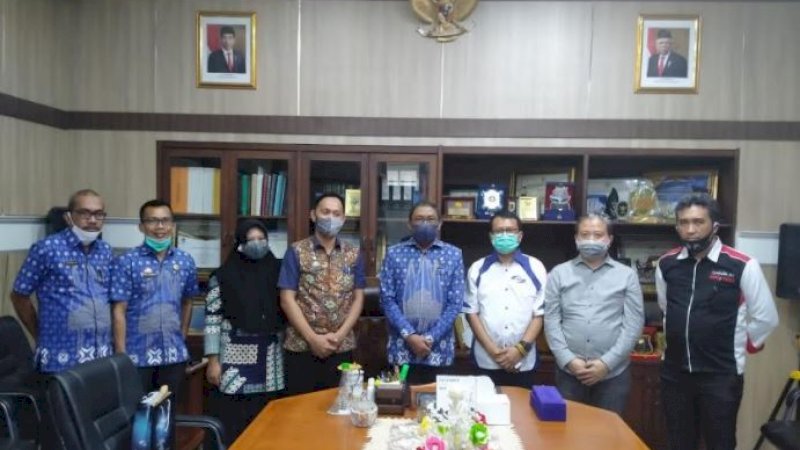 Plt Bupati Barru, Nasruddin AM, menerima kunjungan Pengurus Asosiasi Penyelenggara Jasa Internet Indonesia (APJII), Sabtu (21/11/2020).