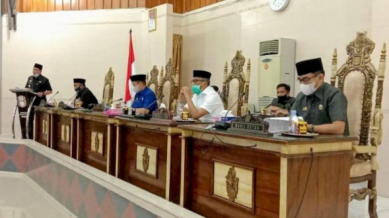 Dewan Perwakilan Rakyat Daerah (DPRD) Kabupaten Wajo pada Selasa (14/9/2019) malam, menggelar lanjutan rapat Paripurna Pembicaraan Tingkat DPRD Kabupaten Wajo.