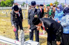 Hari Pahlawan, Bupati Wajo Silaturahmi dengan Pejuang Veteran dan Ziarah ke TMP
