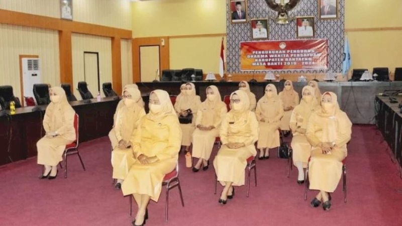 pelantikan dilakukan secara virtual oleh Ketua DWP Provinsi Sulawesi Selatan, Sri Rejeki Hayat, di Ruang Pola Kantor Bupati Bantaeng, Senin (30/11/2020).