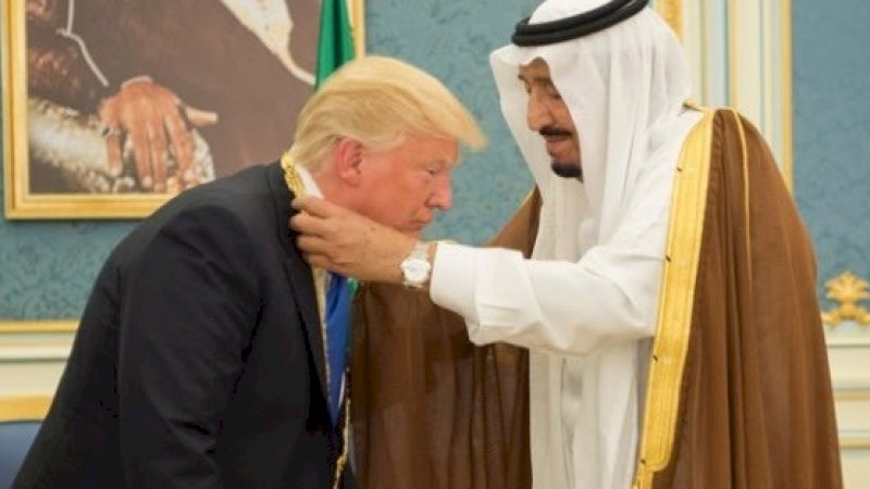 Donald Trump dan Salman bin Abdulaziz al-Saud. 