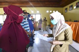 Bupati Serahkan DTH kepada Korban Banjir Bandang Luwu Utara