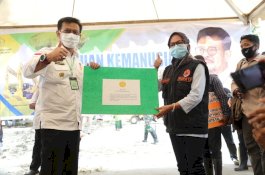 Mentan SYL Serahkan Bantuan Sembako dan Sarana Pertanian untuk Korban Banjir Luwu Utara