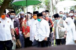 Bareng Menko PMK, Wagub Sulsel Hadir di Tengah Pengungsi Banjir Bandang Masamba