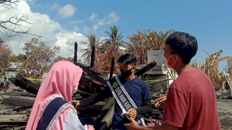 Peristiwa kebakaran yang diduga berasal dari korsleting listrik ini menyisakan duka yang mendalam bagi korban, serta mengundang simpati dari berbagai kalangan.