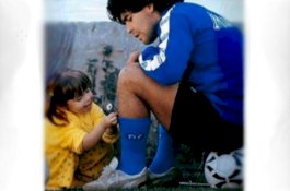 Untaian Kalimat Menggetarkan Hati Anak Maradona Lepas Kepergian sang Ayah