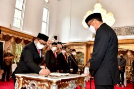 Nurdin Abdullah Lantik 7 Komisioner KPID Sulsel