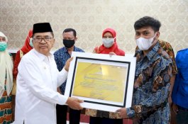 Wali Kota Palopo Beri Penghargaan ke Muhammad Firmansyah Agus Saputra