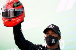 Lewis Hamilton Samai Rekor Michael Schumacher usai Menangi GP Eifel
