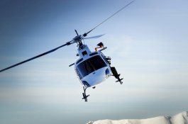 Dijemput di Belakang Rumah, Pasangan 90 dan 85 Tahun Ini Ungkap Sensasi Naik Helikopter Hadiri Pernikahan Cucu