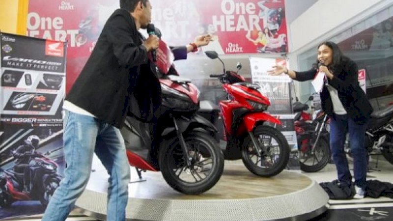 Astra Motor Makassar selaku main dealer sepeda motor Honda di wilayah Sulawesi Selatan, Barat, Tenggara, dan Ambon secara resmi meluncurkan produk New Honda Vario 150 dan 125 secara live virtual, Selasa (3/8/2020).