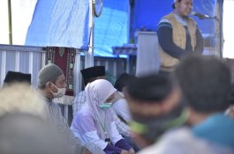 Di Musala Pengungsi Korban Banjir, Bupati Doa Bersama untuk Luwu Utara