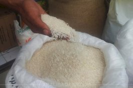 Peduli Bersama Pemkot Parepare Tangani Covid-19, IKAPTK Serahkan Bantuan 200 Sak Beras