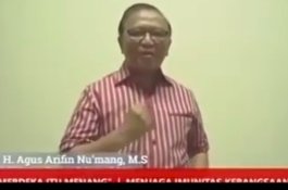 Instrumen 'Gugur Bunga' Iringi Agus Arifin Nu'mang Tampil di Acara Parade Puisi 75 Tokoh Sulsel