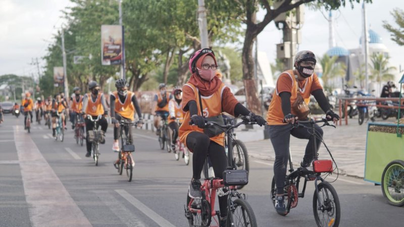 Peserta Fun Bike Komunitas"Orange Muda". Minggu, (27/9).