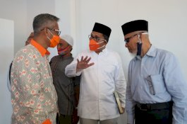 Ustaz Ije Kerahkan Relawan Santri Menangkan Danny-Fatma