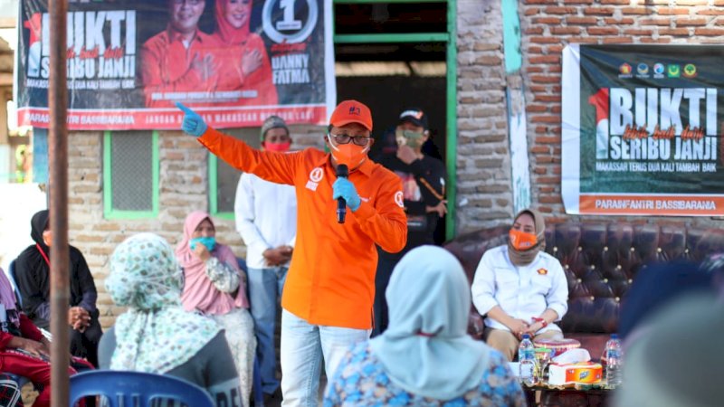 Danny Pomanto saat kampanye dialogis di kelurahan Untia Biringkanaya, Selasa,(6/10).