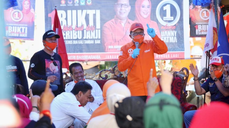 Danny Pomanto saat menghadiri kampanye dialogis di kecamatan Ujung Tanah,Jumat,(9/10).