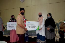 Bupati Wajo Serahkan Santunan BPJS Ketenagakerjaan