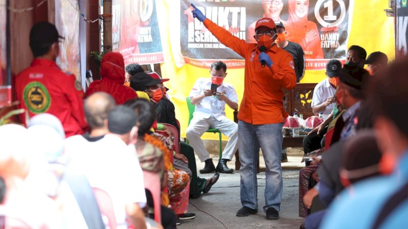 Danny Pomanto saat menghadiri kampanye dialogis di jalan sunu kecamatan Bontoala, Sabtu,(17/10).