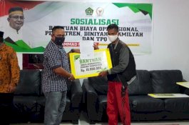 Hari Santri, Fauzi Salurkan Rp5,2 M Bantuan Pesantren, TPQ dan MDT