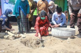 Hasnah Syam Bawa Proyek Enam Gedung Workshop ke Barru