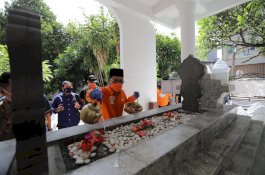 Awali Kampanye Dialogis, Danny Pomanto Ziarah ke Makam Pangeran Diponegoro