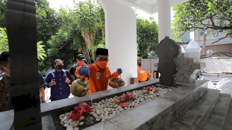 Danny Pomanto ziarah di makam Pangeran Diponegoro di Kelurahan Melayu Kecamatan Wajo,(25/10).