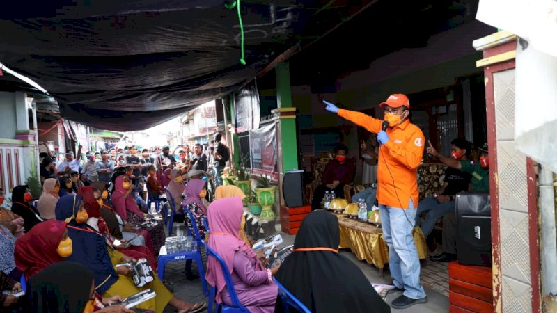 Danny Pomanto saat kampanye dialogis di kelurahan Kaluku Bodoa Kecamatan Tallo, Senin (2/11)